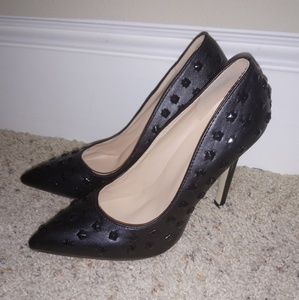 Black Pumps